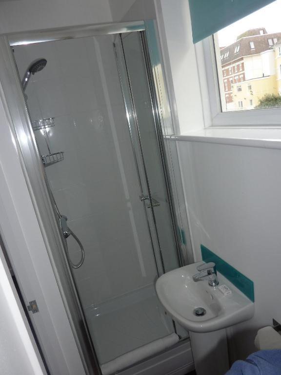 Serenity 3* Bournemouth